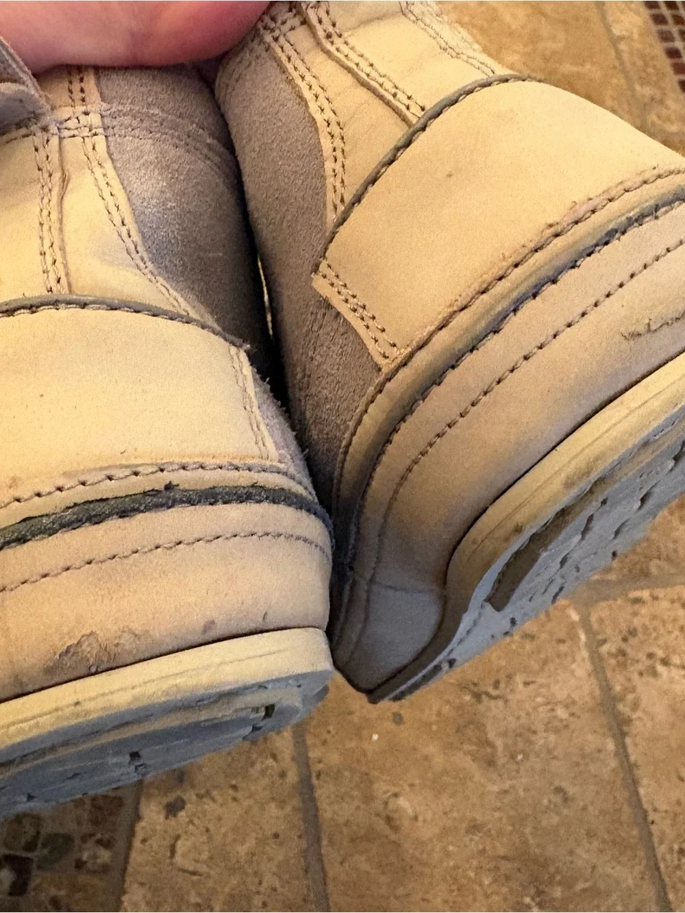 John Varvatos Men Light Gray Suede Redding Chukka Boots Size 8
